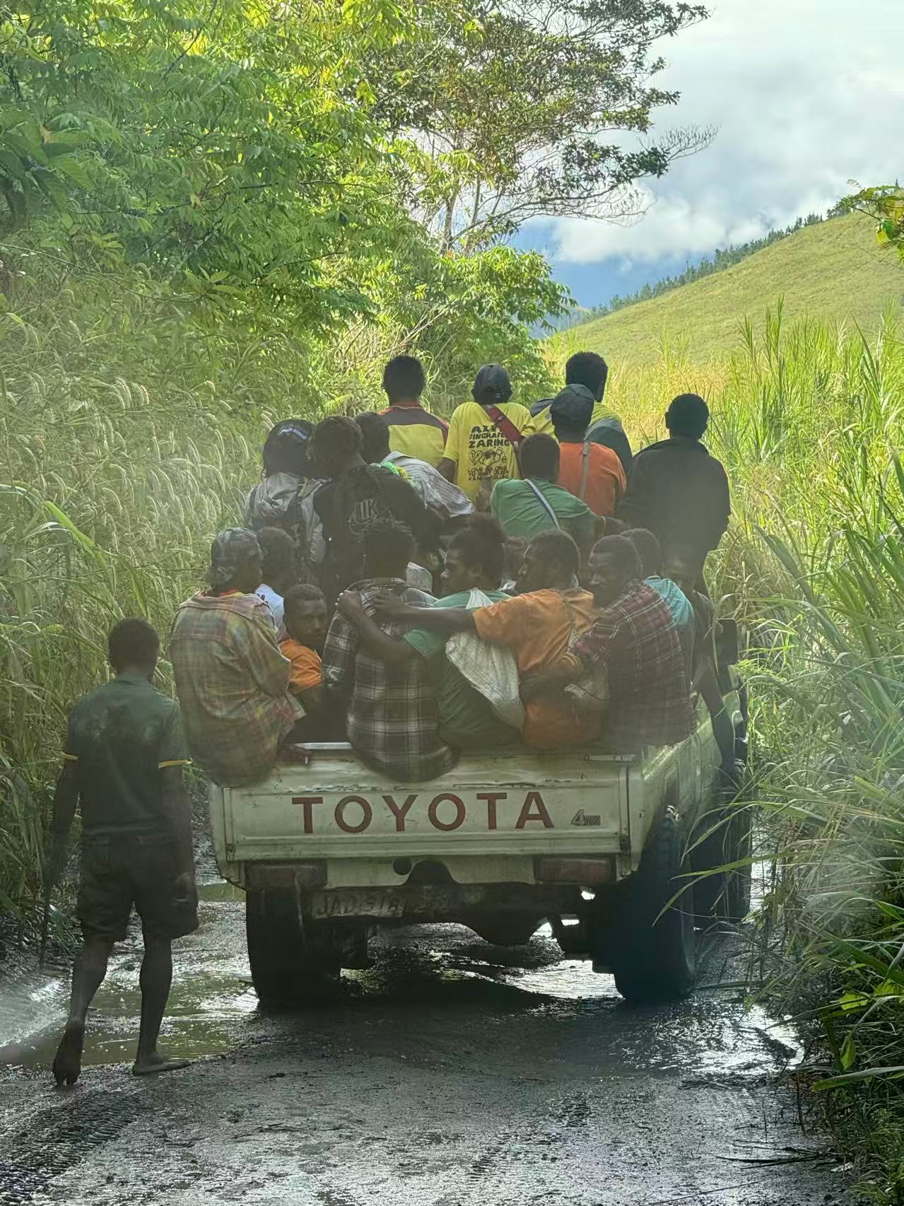The local team travelling together through the highlands